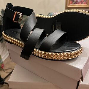 Women sandals